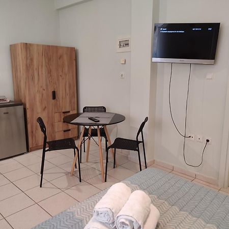 Kiki'S Cosy Apartments Néa Khilí Eksteriør bilde