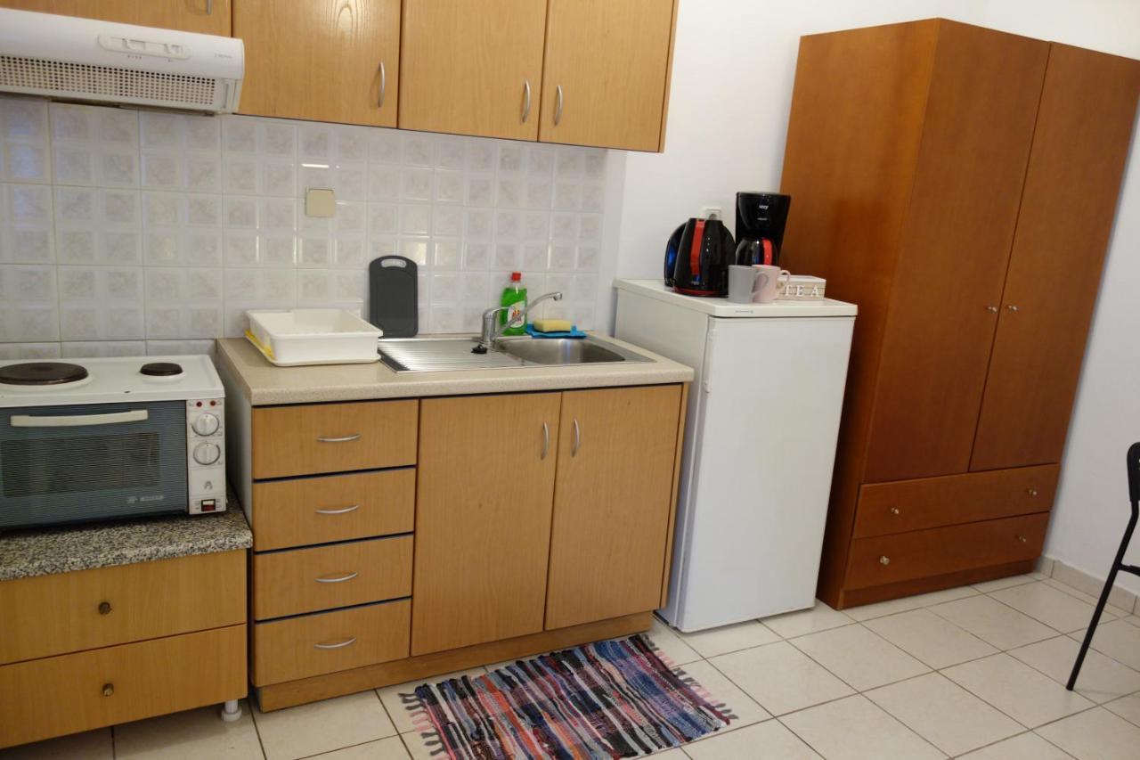 Kiki'S Cosy Apartments Néa Khilí Eksteriør bilde