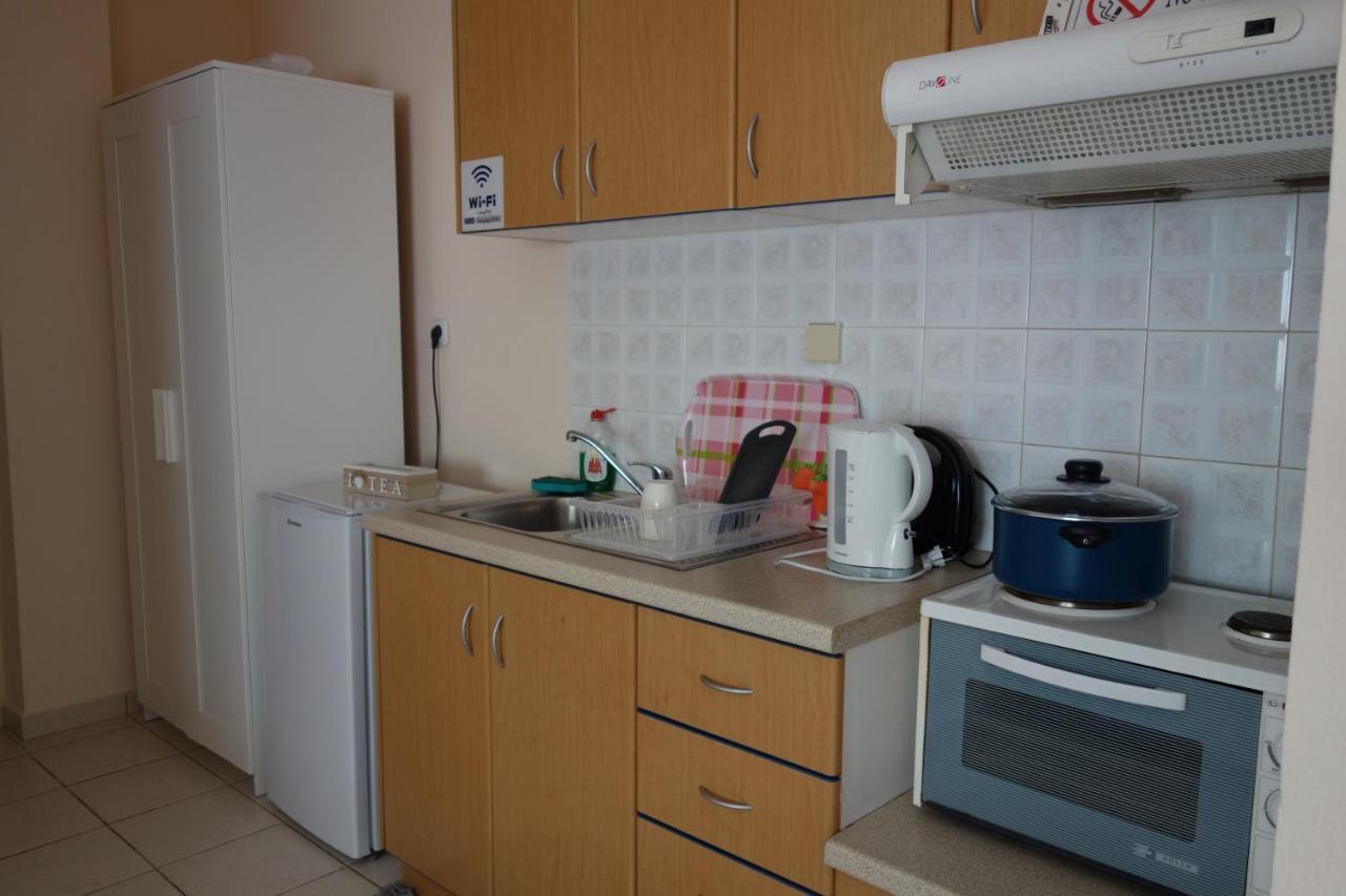 Kiki'S Cosy Apartments Néa Khilí Eksteriør bilde