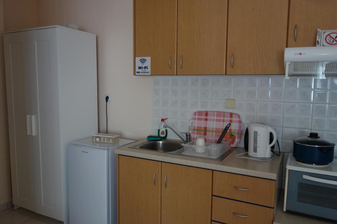 Kiki'S Cosy Apartments Néa Khilí Eksteriør bilde