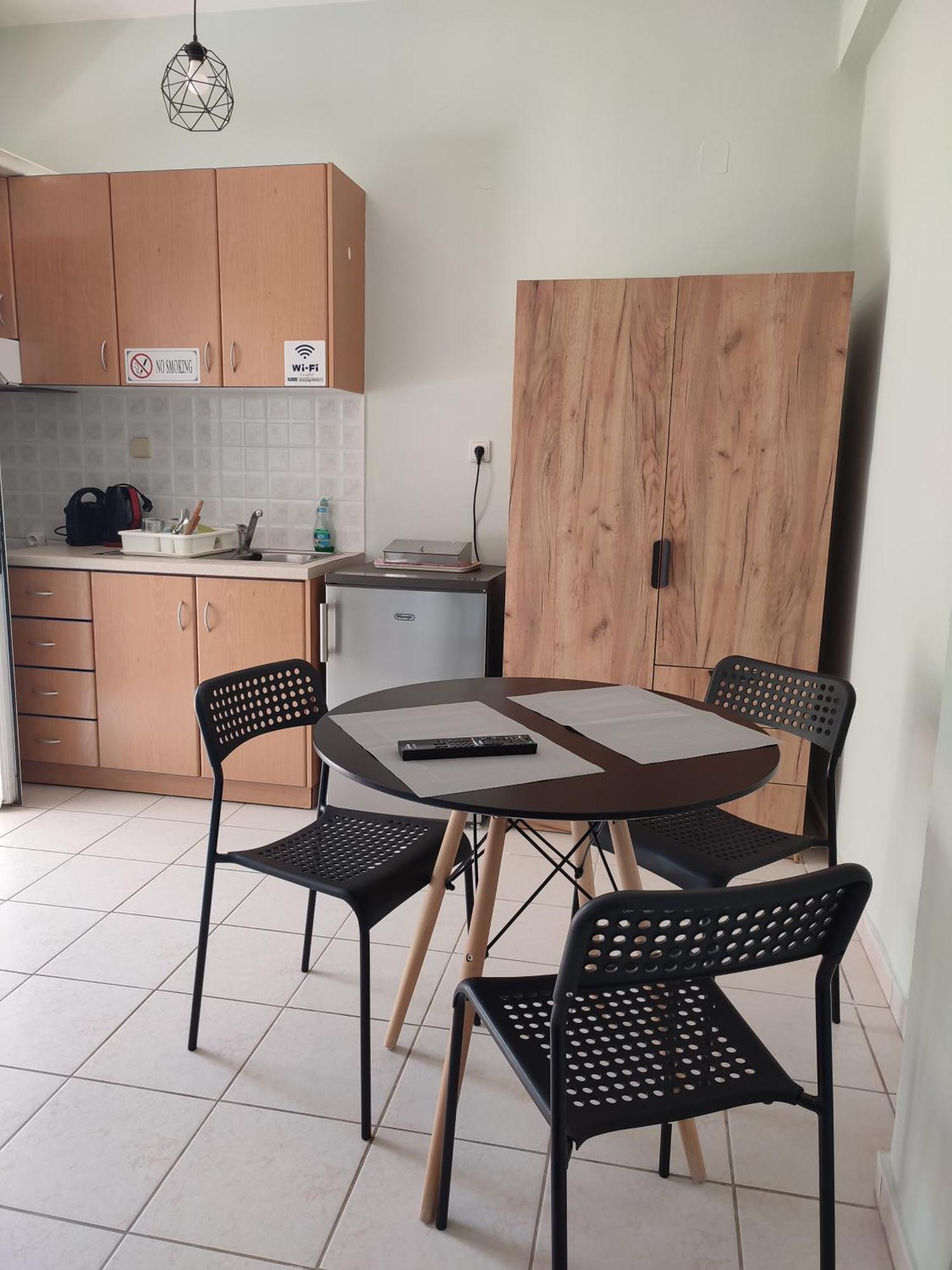 Kiki'S Cosy Apartments Néa Khilí Eksteriør bilde