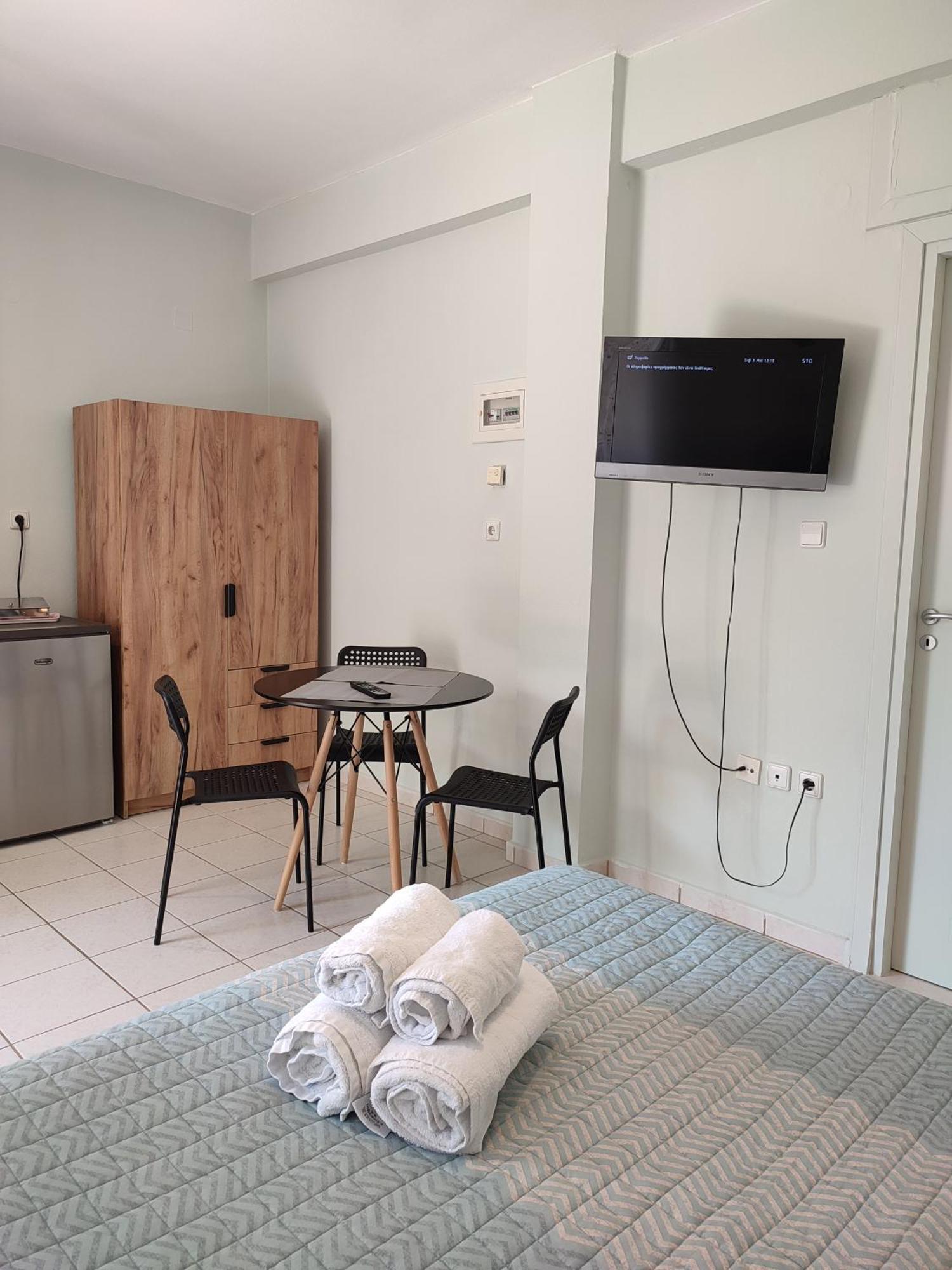 Kiki'S Cosy Apartments Néa Khilí Eksteriør bilde